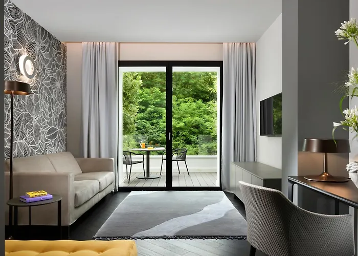 Bianca Relais, By R Collection